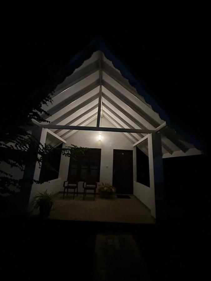Surfing Beach Nilaveli Trincomalee Exterior foto
